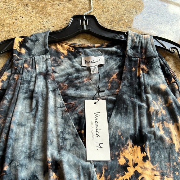 Veronica M (NWT) wrap front hi low v neck shell - Picture 2 of 8